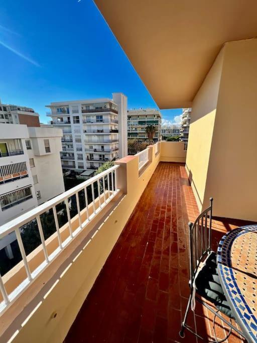 Apartment Center Flat